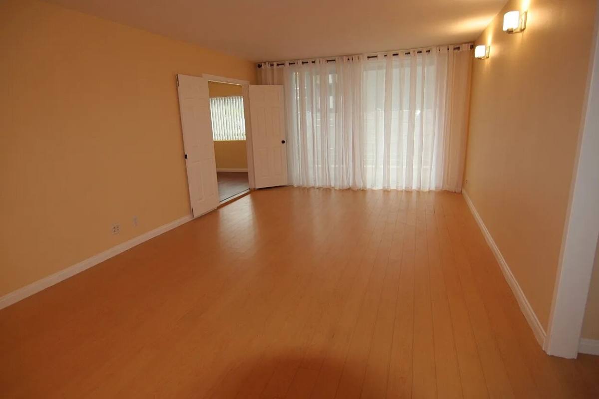 Apartment for rent at 4915 Tyrone Ave, Sherman Oaks, CA 91423