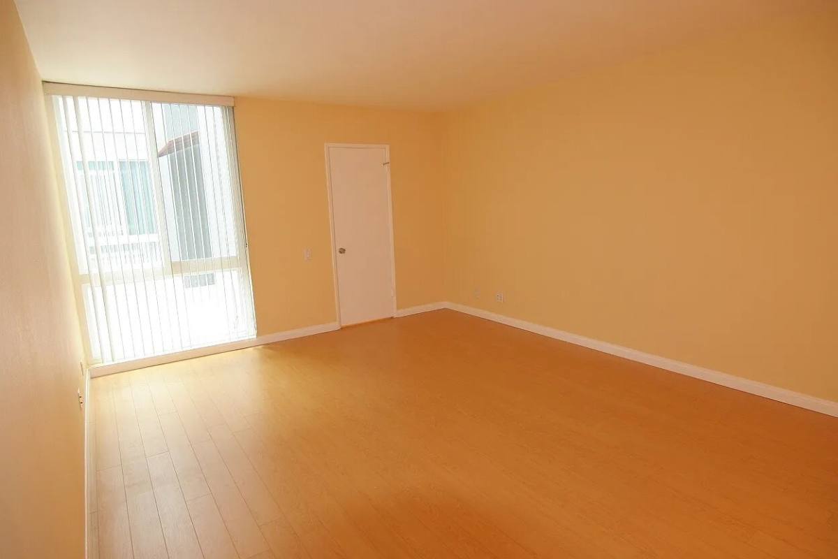 Apartment for rent at 4915 Tyrone Ave, Sherman Oaks, CA 91423