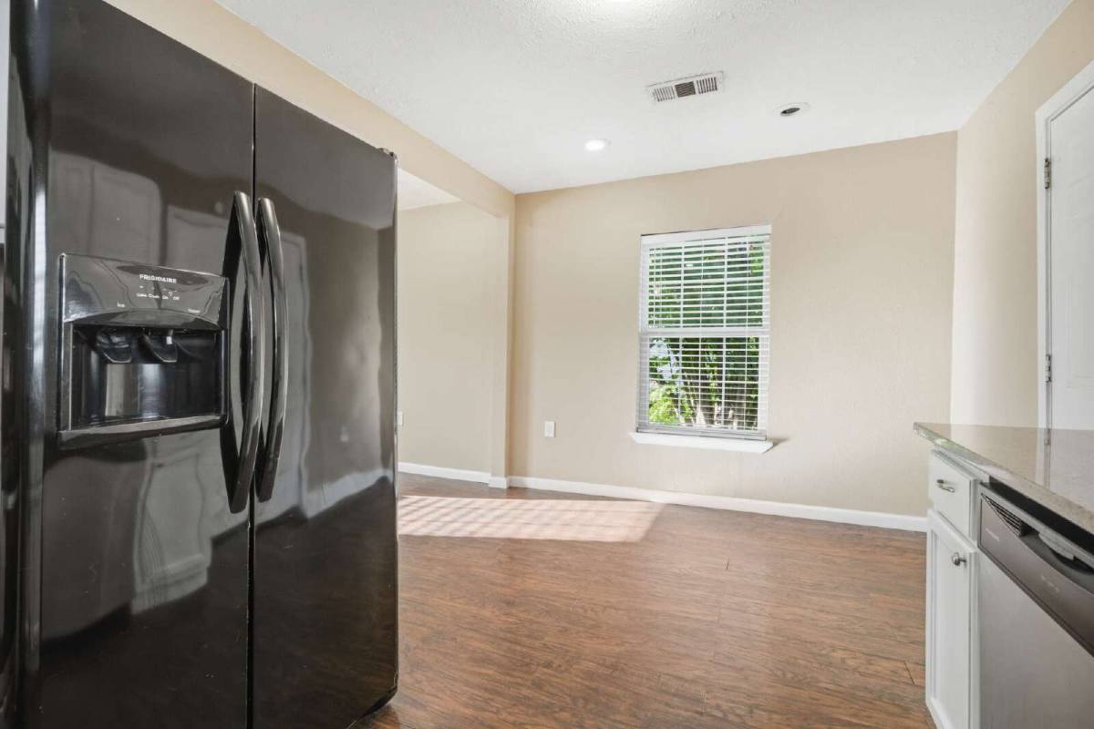 House for rent at 2102 N Galveston Ave, Pearland, TX 77581
