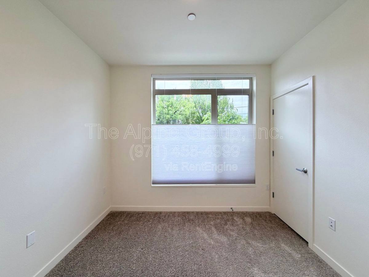 Apartment for rent at 1524 NE 40th Ave #101, Portland, OR 97232