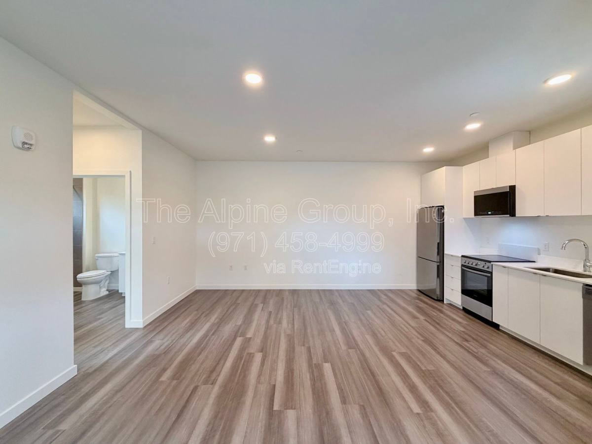 Apartment for rent at 1524 NE 40th Ave #101, Portland, OR 97232