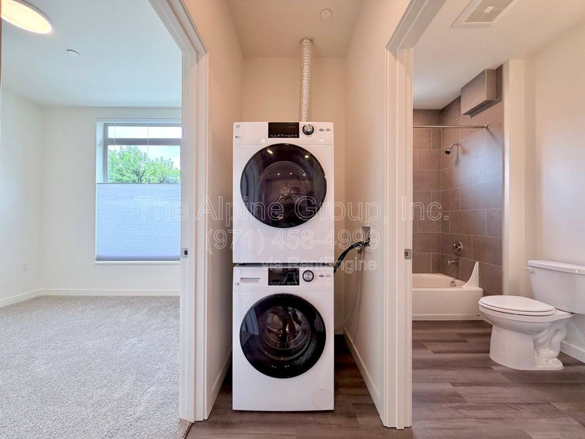 Apartment for rent at 1524 NE 40th Ave #101, Portland, OR 97232
