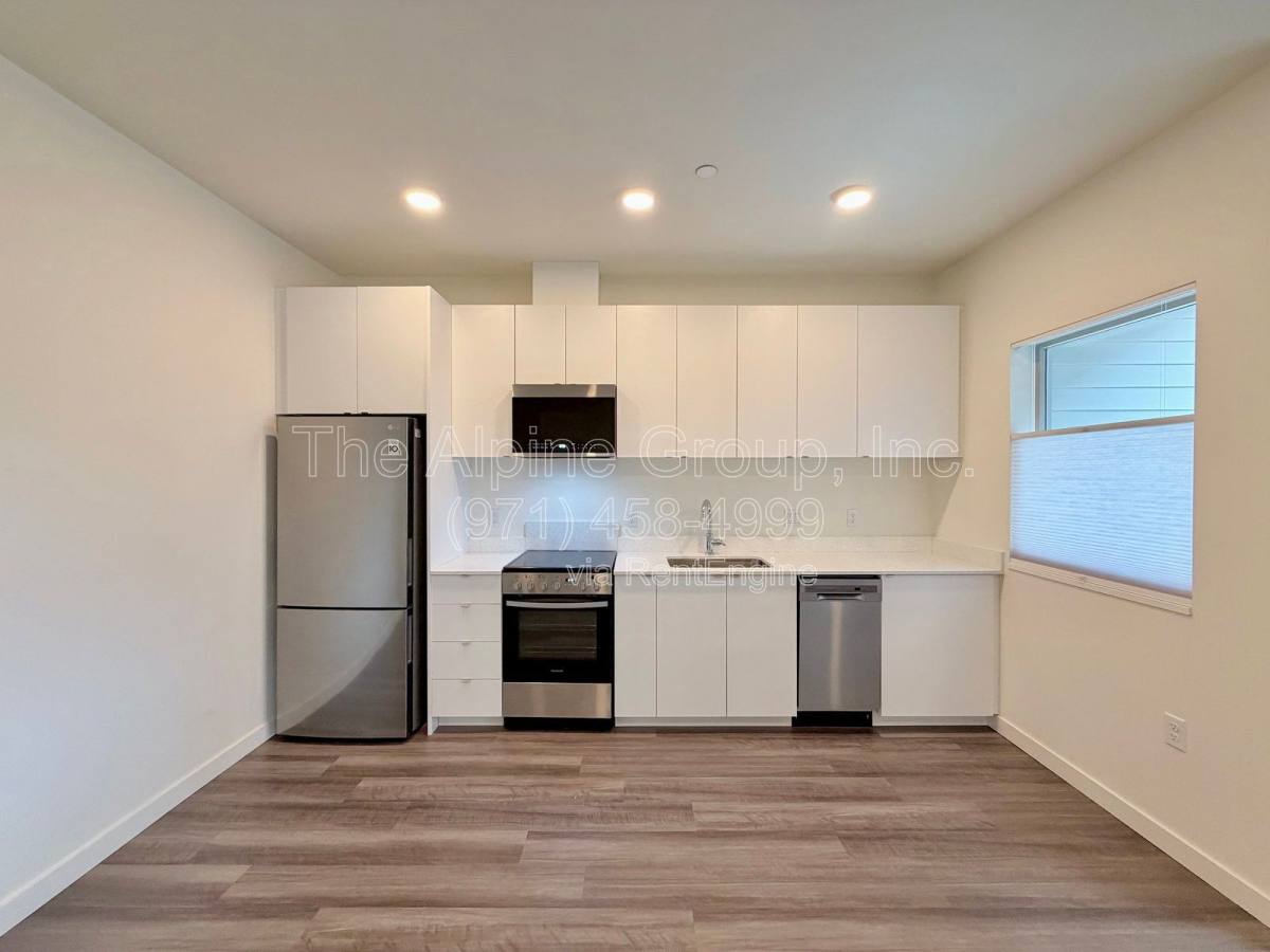 Apartment for rent at 1524 NE 40th Ave #101, Portland, OR 97232