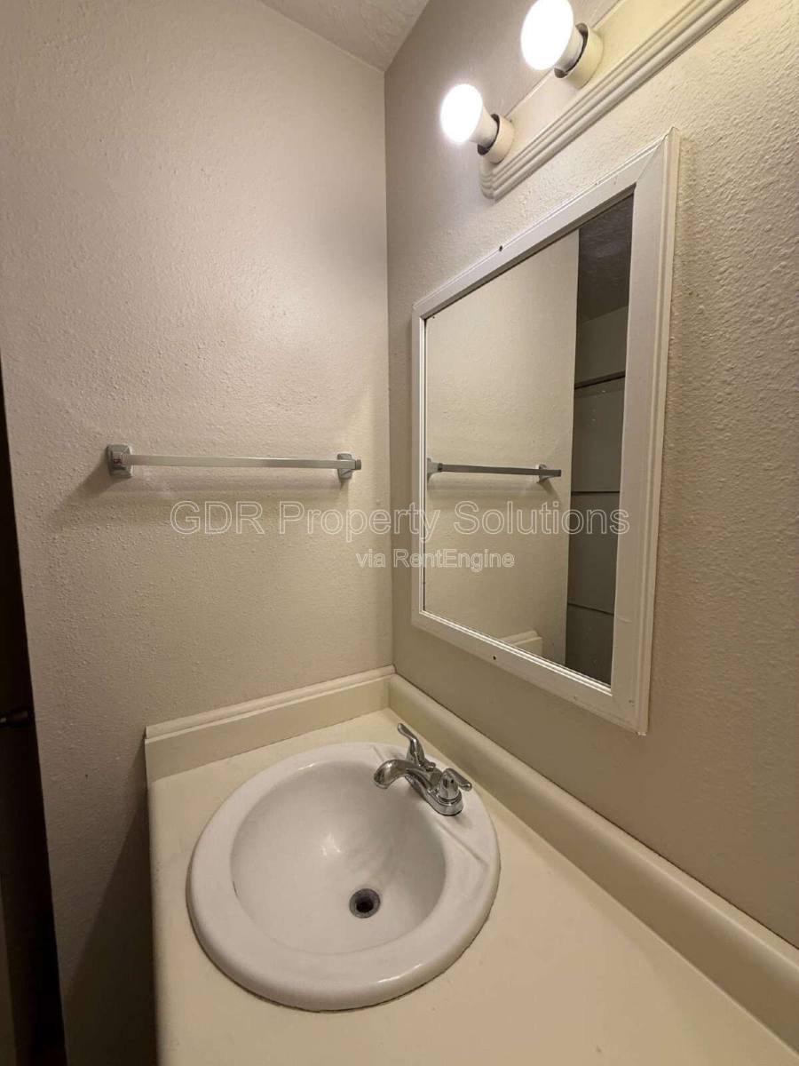 Apartment for rent at 1928 Buena Vista Dr SE #B, Albuquerque, NM 87106
