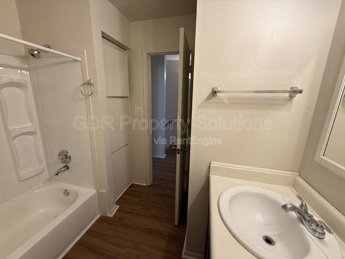 Apartment for rent at 1928 Buena Vista Dr SE #B, Albuquerque, NM 87106