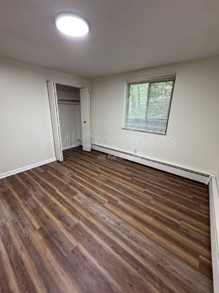Apartment for rent at 2323 Newton St #4, Akron, OH 44305