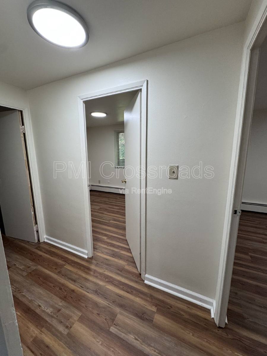 Apartment for rent at 2323 Newton St #4, Akron, OH 44305