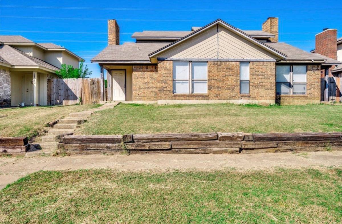 Apartment for rent at 2708 Sherry St, Arlington, TX 76014