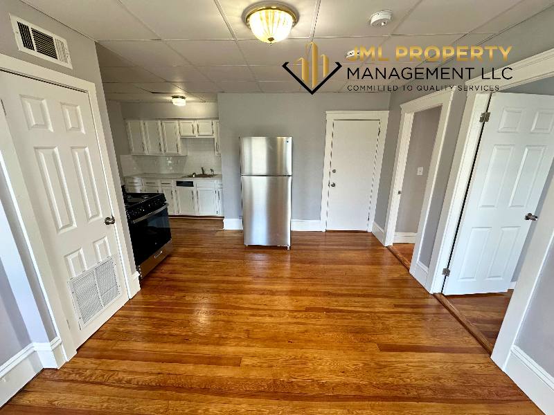 Apartment for rent at 321 Union St #3N, Fall River, MA 02721