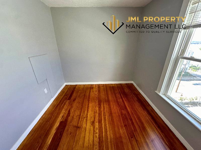 Apartment for rent at 321 Union St #3N, Fall River, MA 02721