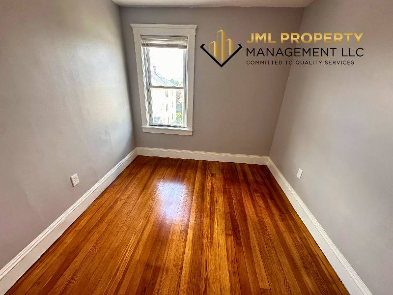 Apartment for rent at 321 Union St #3N, Fall River, MA 02721