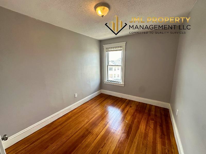 Apartment for rent at 321 Union St #3N, Fall River, MA 02721