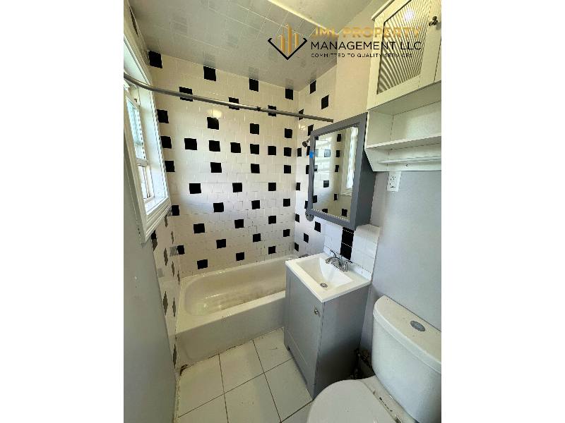 Apartment for rent at 321 Union St #3N, Fall River, MA 02721