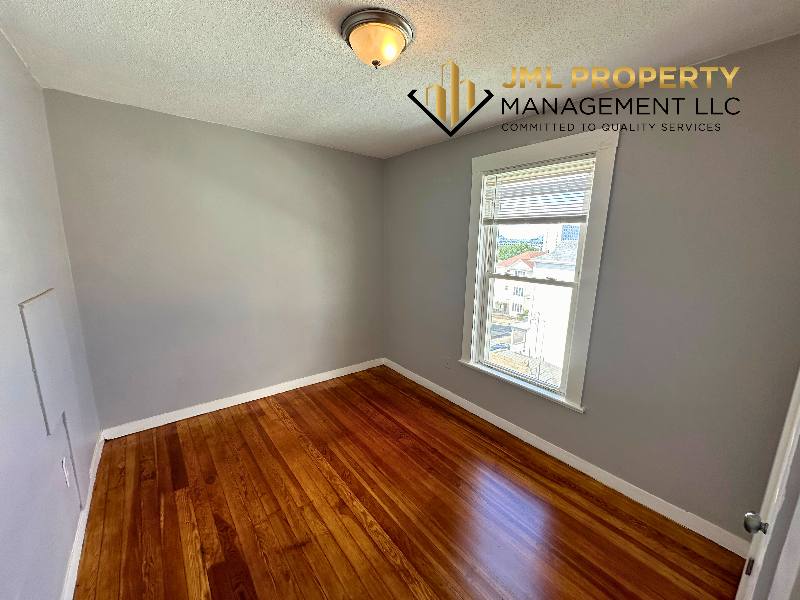 Apartment for rent at 321 Union St #3N, Fall River, MA 02721