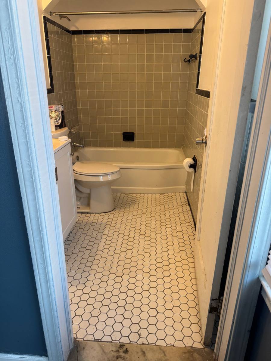 House for rent at 18427 Greenfield Rd, Detroit, MI 48235