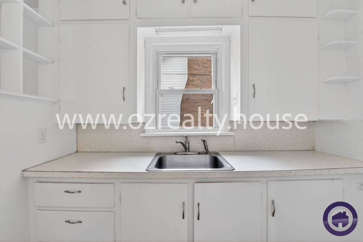 Apartment for rent at 1464 Sunshine St #1, Oregon, OH 43616