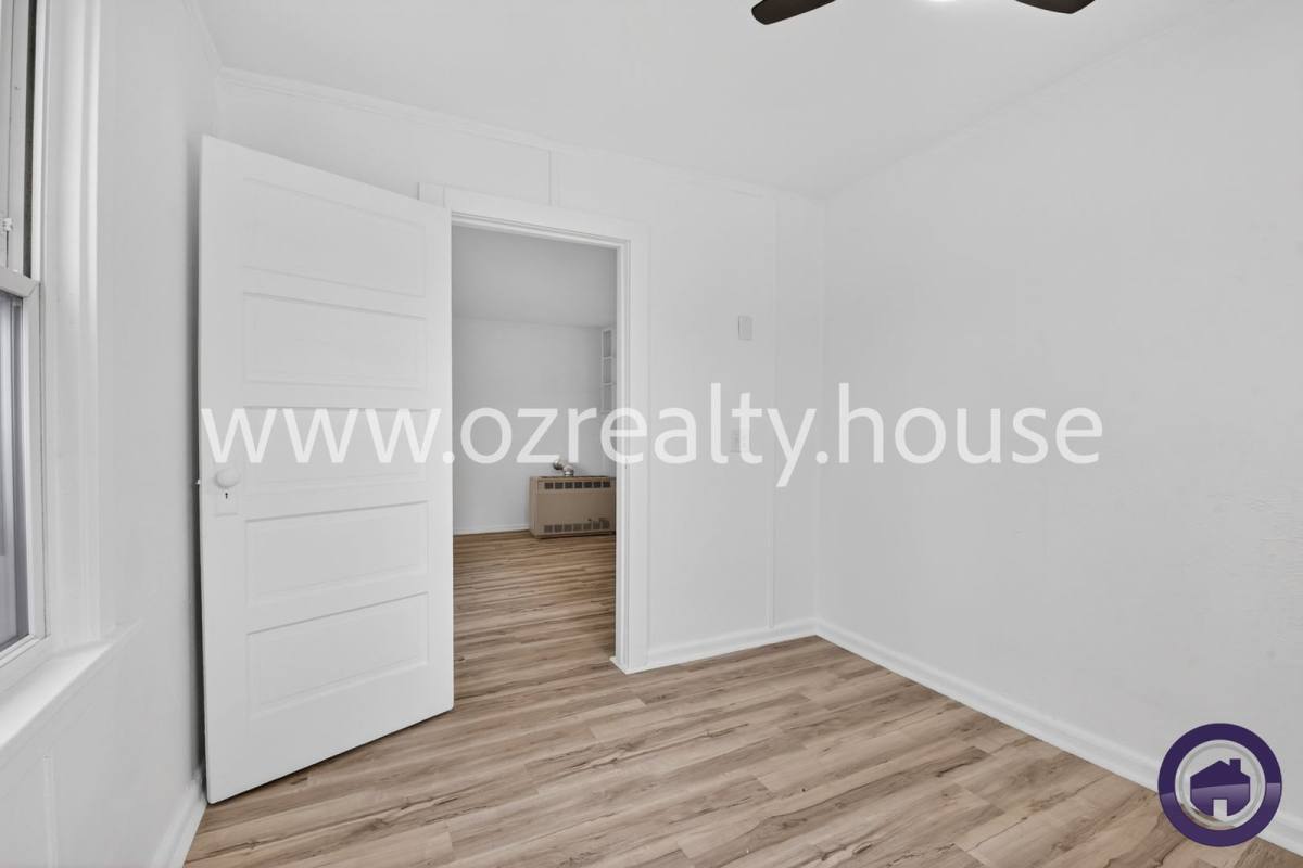 Apartment for rent at 1464 Sunshine St #1, Oregon, OH 43616
