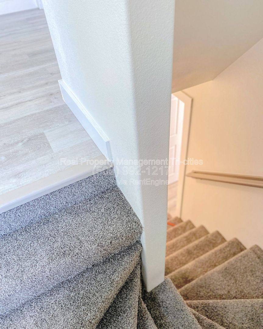 House for rent at 717 S Union St, Kennewick, WA 99336