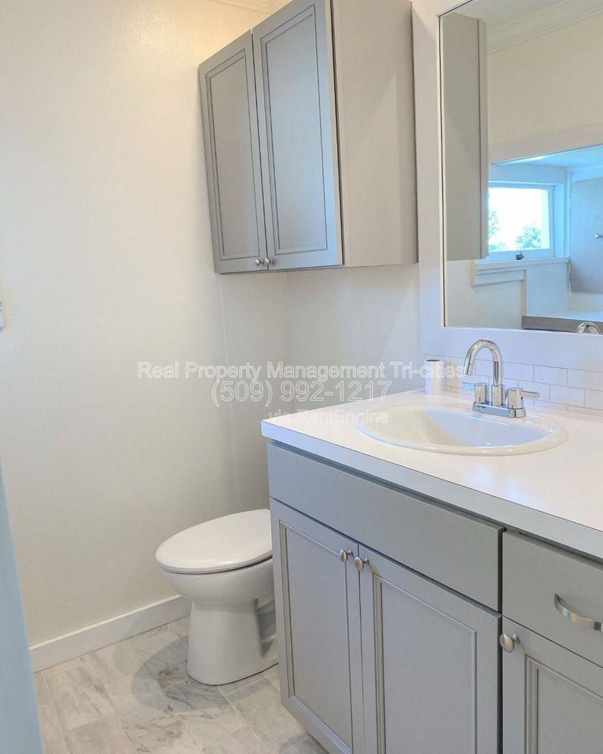House for rent at 717 S Union St, Kennewick, WA 99336