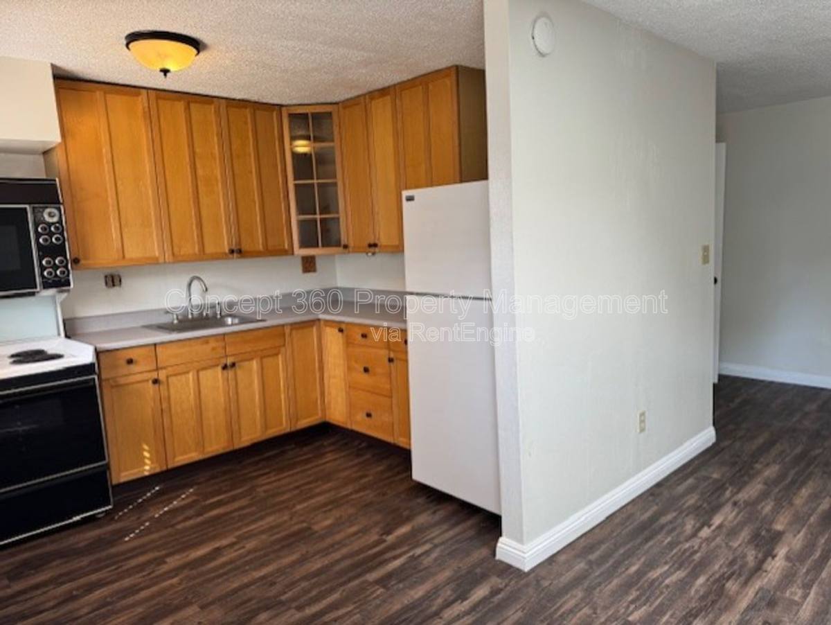 Apartment for rent at 157 E Harcourt St, Long Beach, CA 90805