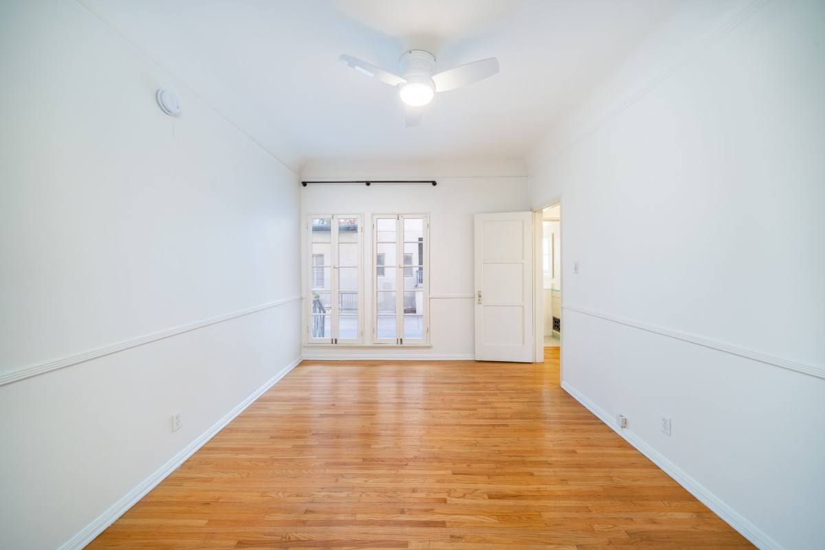 Apartment for rent at 648 S Burnside Ave #MODEL, Los Angeles, CA 90036