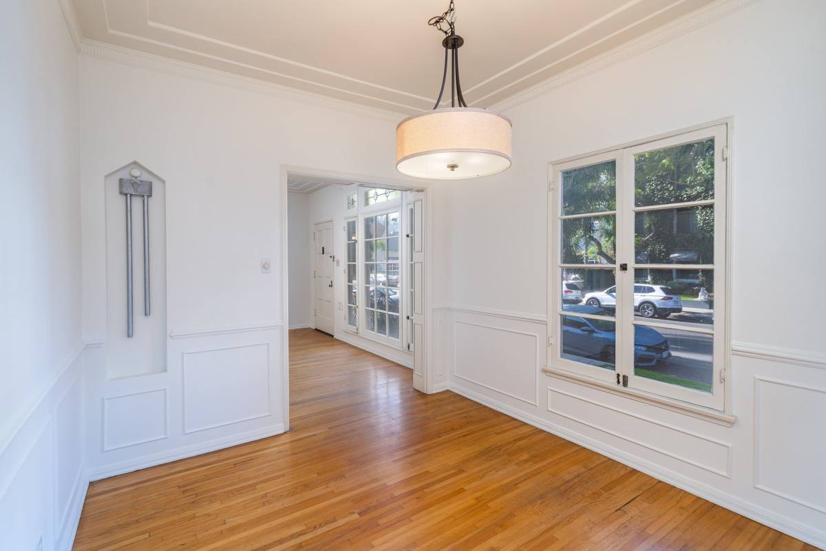 Apartment for rent at 648 S Burnside Ave #MODEL, Los Angeles, CA 90036