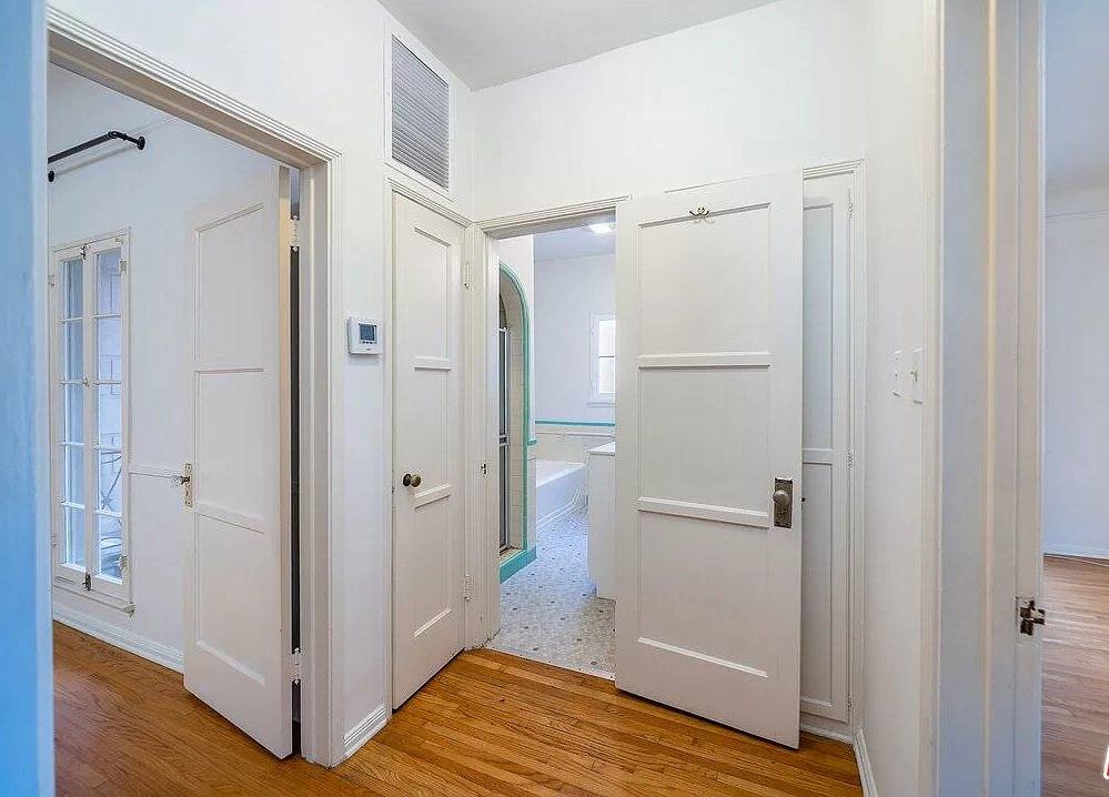 Apartment for rent at 648 S Burnside Ave #MODEL, Los Angeles, CA 90036