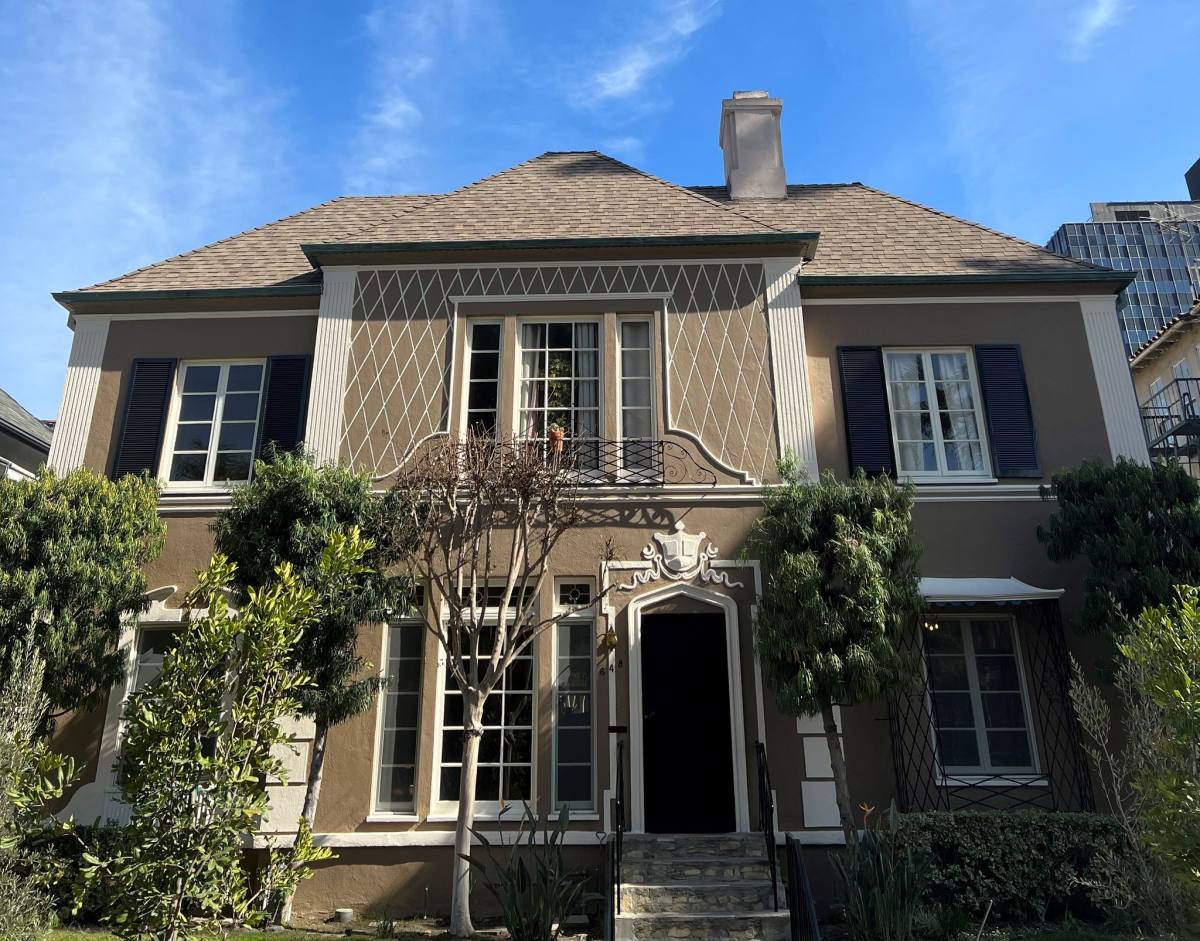 Apartment for rent at 648 S Burnside Ave #MODEL, Los Angeles, CA 90036