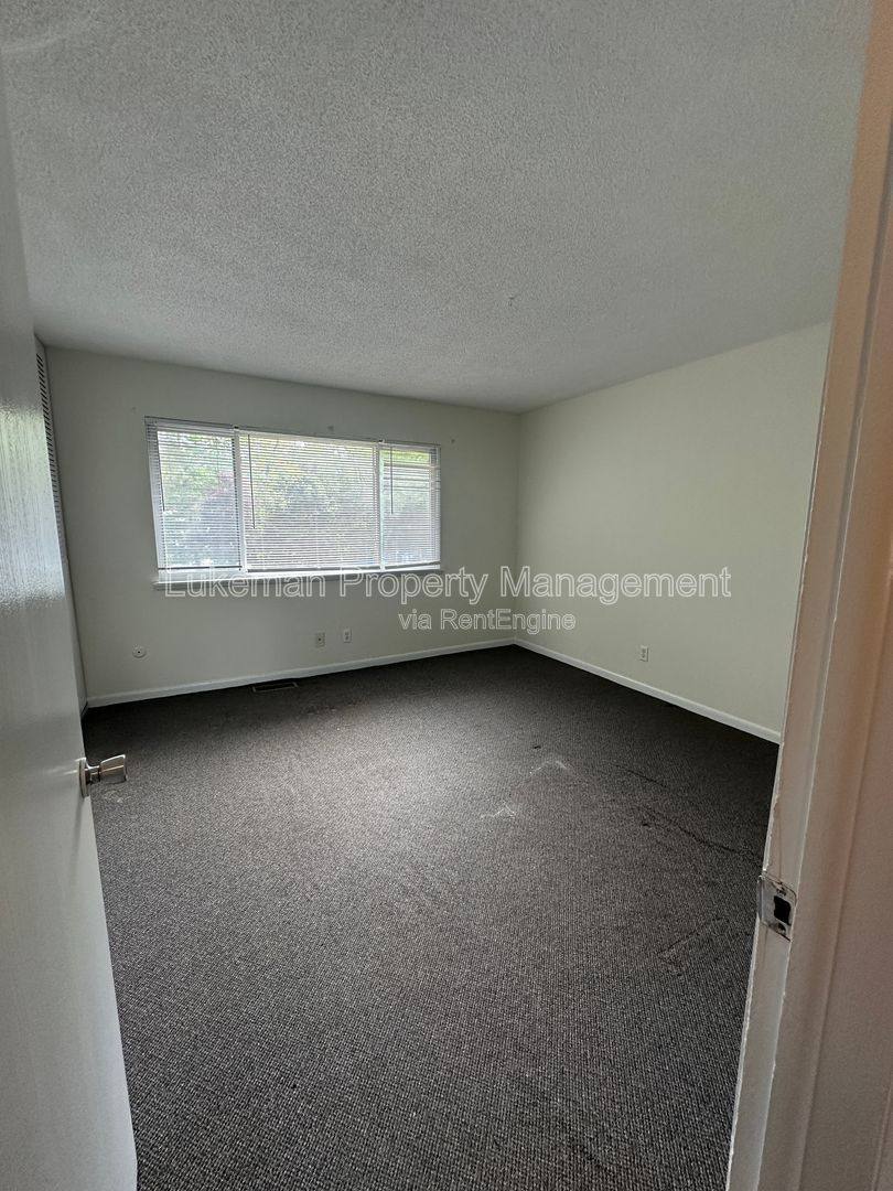 Apartment for rent at 3409 W Michigan Ave #1, Kalamazoo, MI 49006