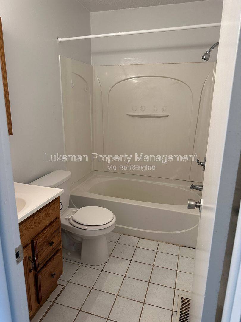 Apartment for rent at 3409 W Michigan Ave #1, Kalamazoo, MI 49006