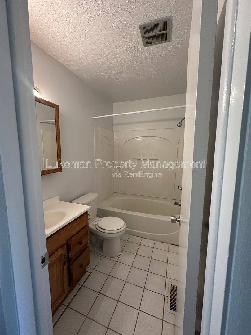 Apartment for rent at 3409 W Michigan Ave #1, Kalamazoo, MI 49006