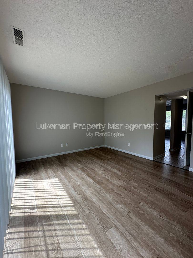 Apartment for rent at 3409 W Michigan Ave #1, Kalamazoo, MI 49006