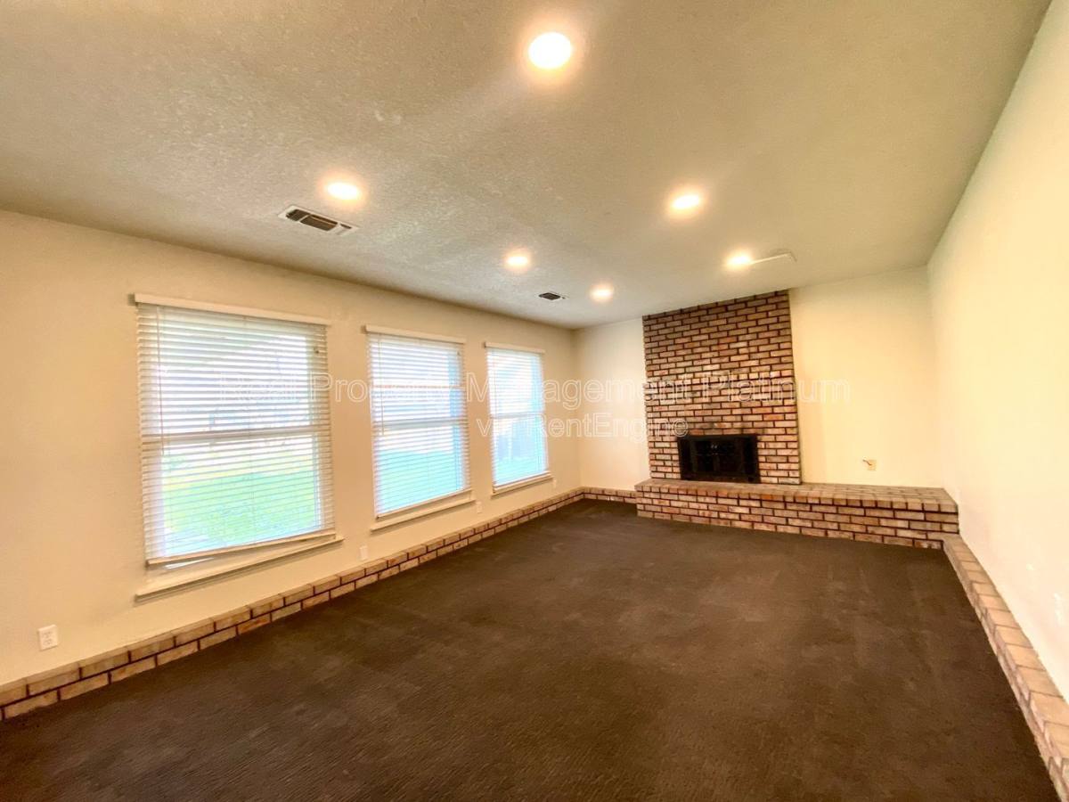House for rent at 4619 E Indianapolis Ave, Fresno, CA 93726