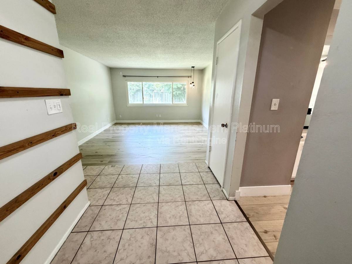 House for rent at 5694 N 9th St, Fresno, CA 93710