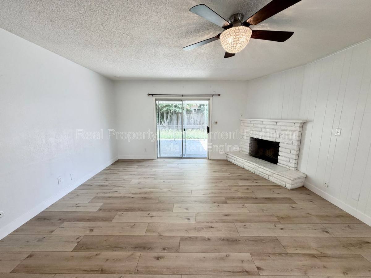 House for rent at 5694 N 9th St, Fresno, CA 93710