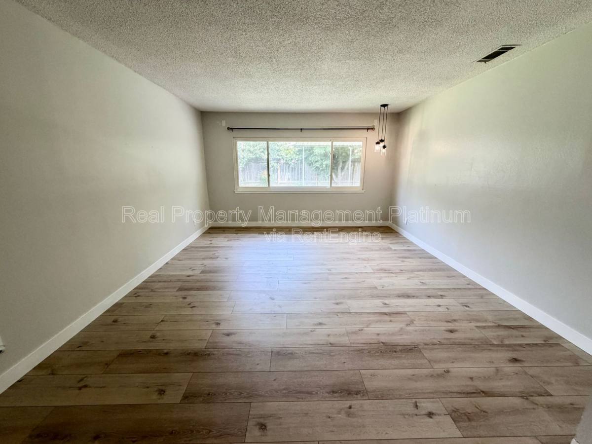 House for rent at 5694 N 9th St, Fresno, CA 93710