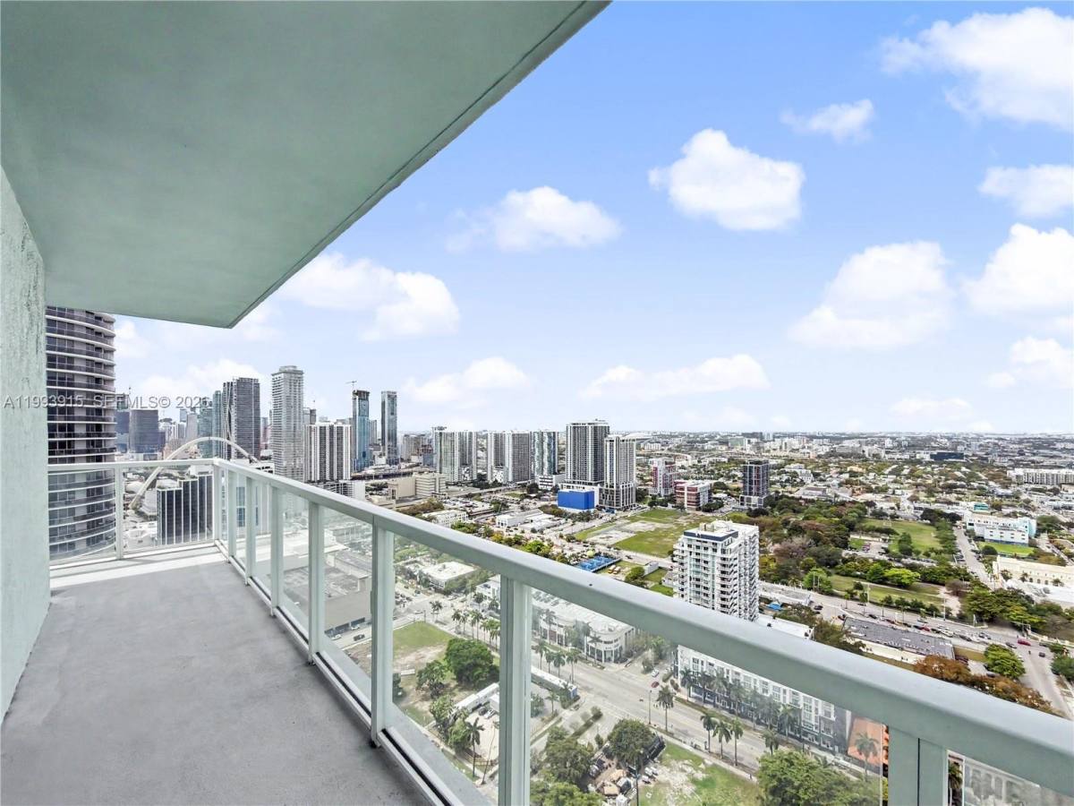Apartment for rent at 1900 N Bayshore Dr #3811, Miami, FL 33132