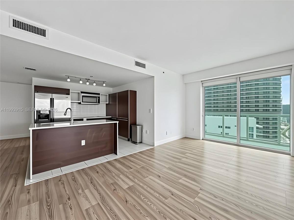 Apartment for rent at 1900 N Bayshore Dr #3811, Miami, FL 33132
