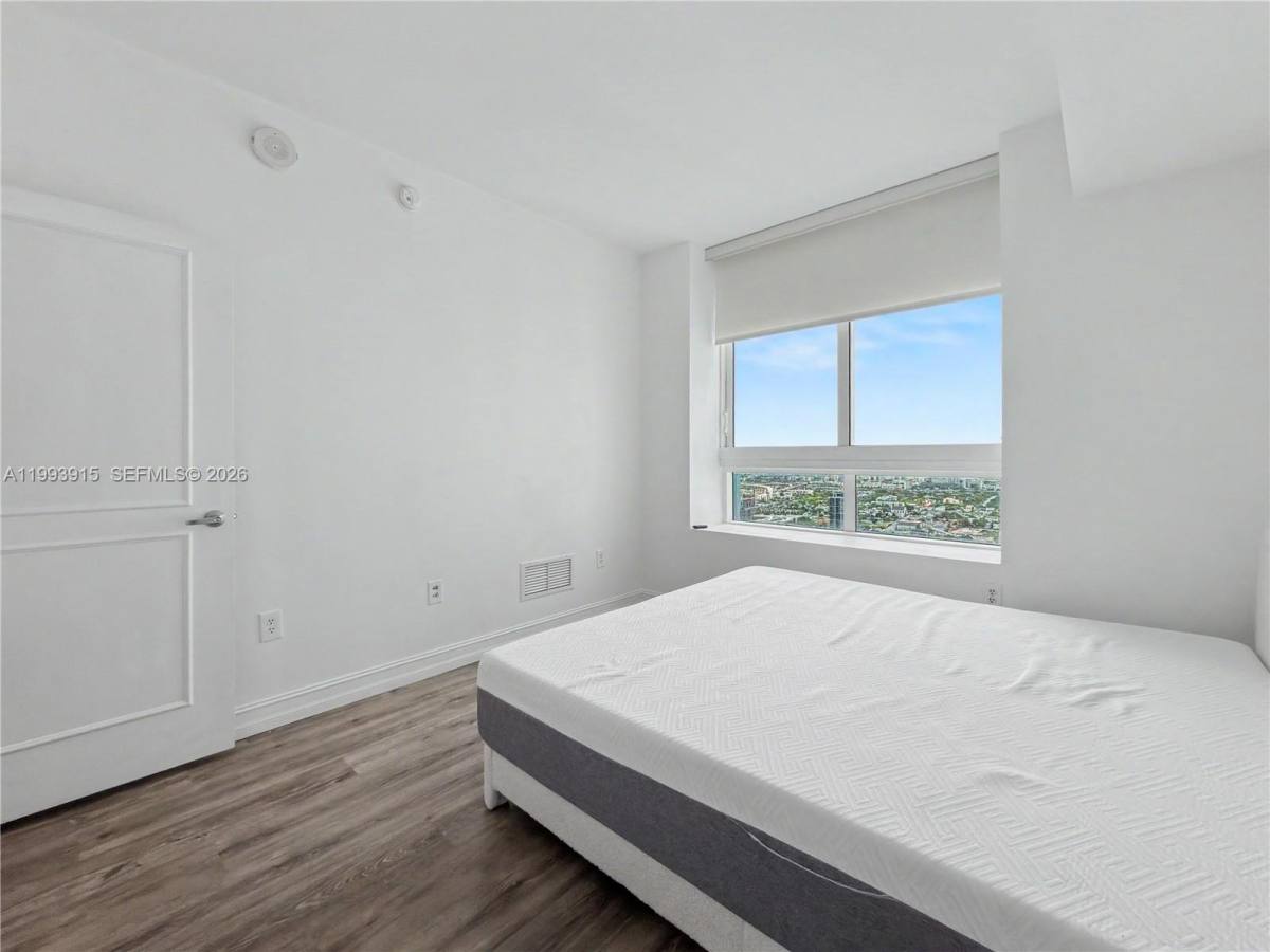 Apartment for rent at 1900 N Bayshore Dr #3811, Miami, FL 33132