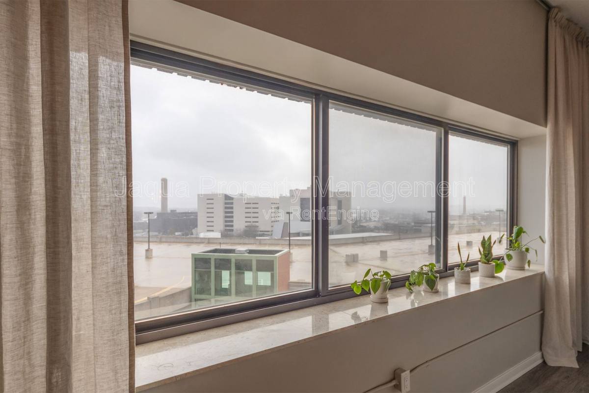 Apartment for rent at 125 S Kalamazoo Mall #606, Kalamazoo, MI 49007