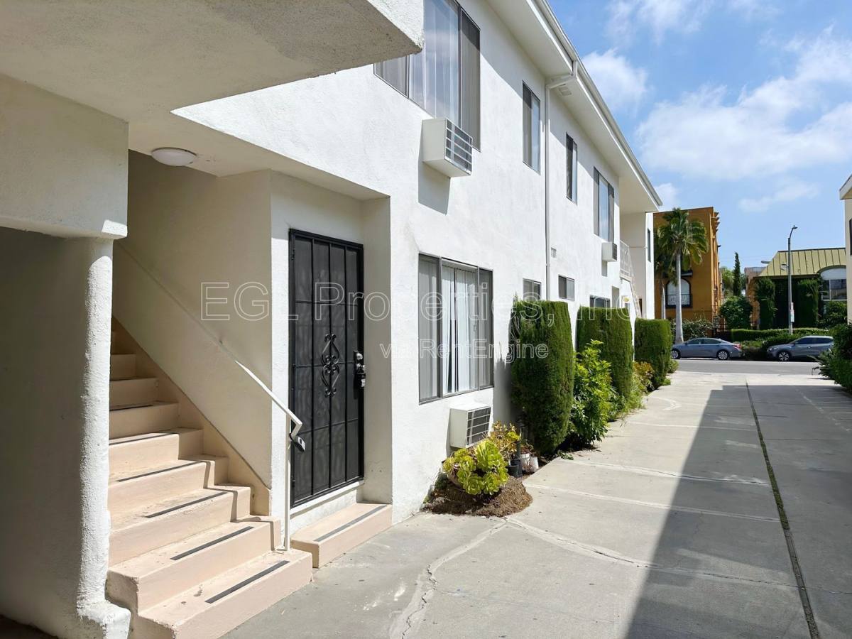 Apartment for rent at 823 N Hudson Ave #3, Los Angeles, CA 90038