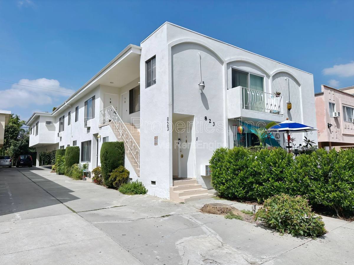 Apartment for rent at 823 N Hudson Ave #3, Los Angeles, CA 90038