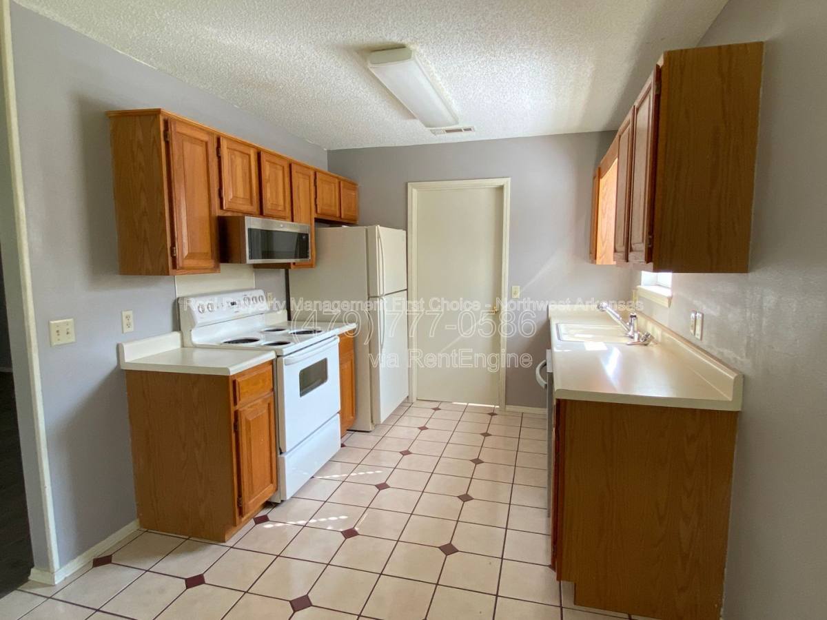 Apartment for rent at 3168 Shale St, Fayetteville, AR 72704