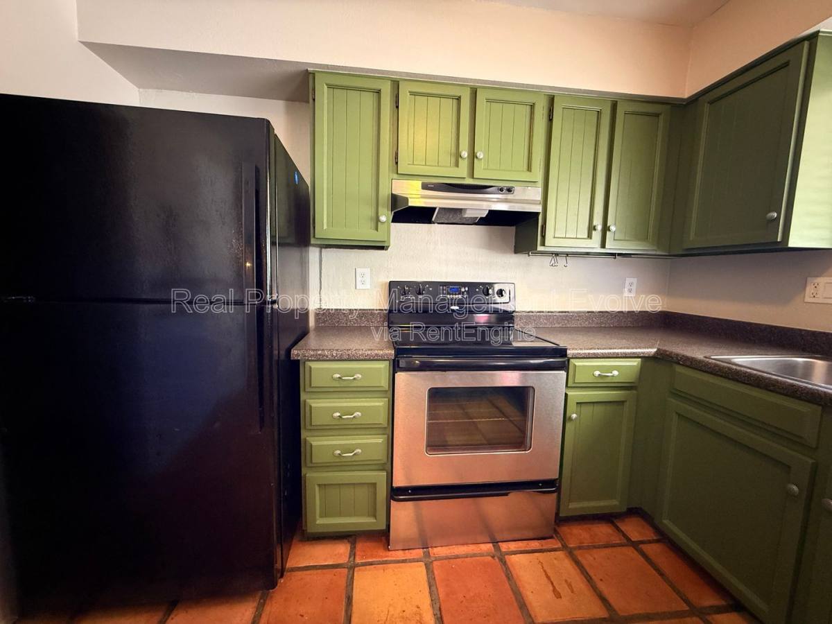 House for rent at 2401 W Fremont Dr, Tempe, AZ 85282