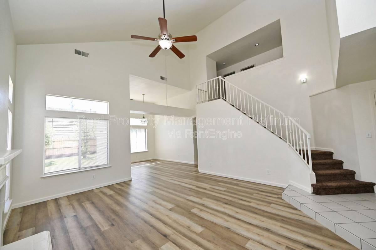 House for rent at 2233 E Christopher Dr, Fresno, CA 93720