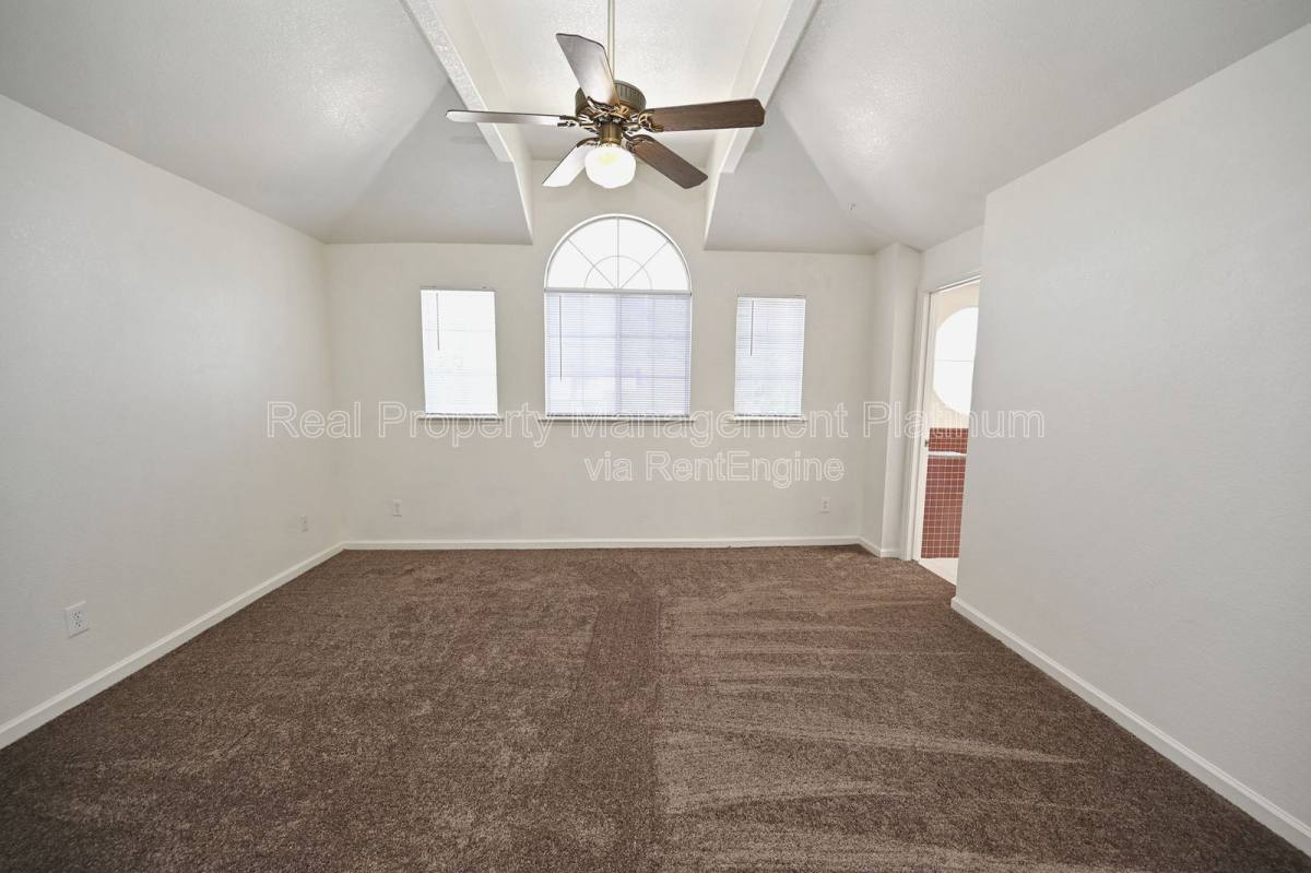 House for rent at 2233 E Christopher Dr, Fresno, CA 93720