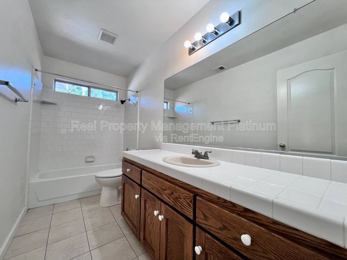 House for rent at 2233 E Christopher Dr, Fresno, CA 93720
