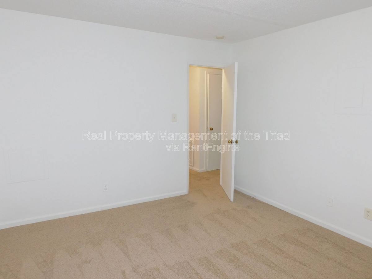 Apartment for rent at 2574 Green Oaks Court SE #G, Winston Salem, NC 27107