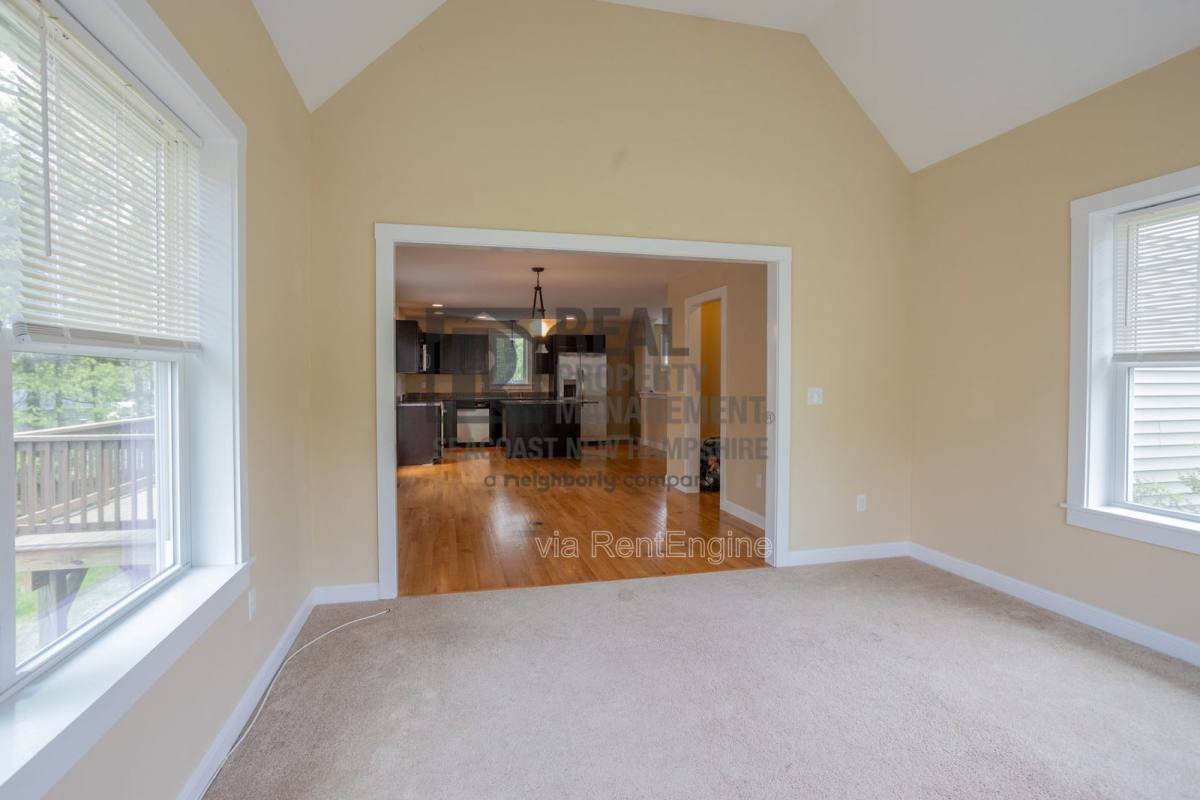 House for rent at 8 Winslow Dr, Exeter, NH 03833