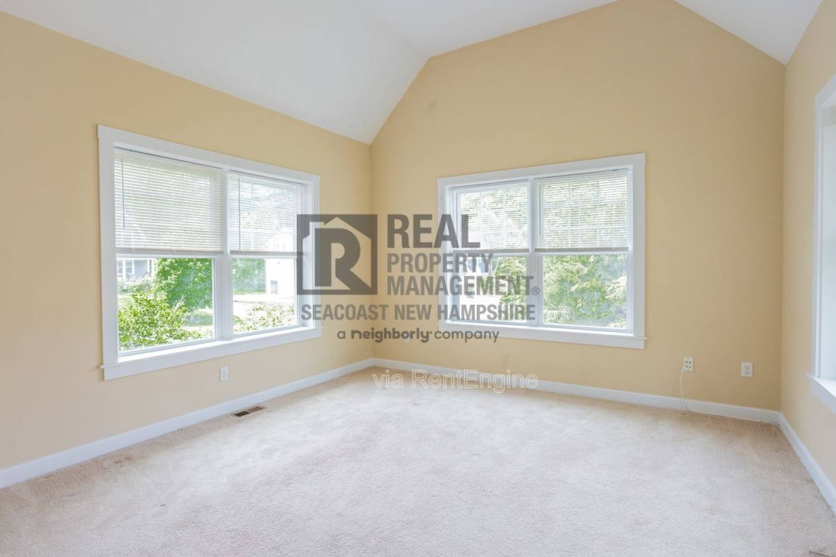 House for rent at 8 Winslow Dr, Exeter, NH 03833